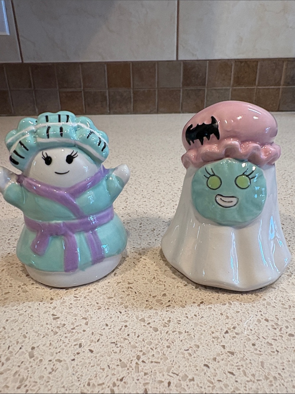 Cute Ceramic Ghost Salt & Pepper Shakers - Mint & Pink NIB